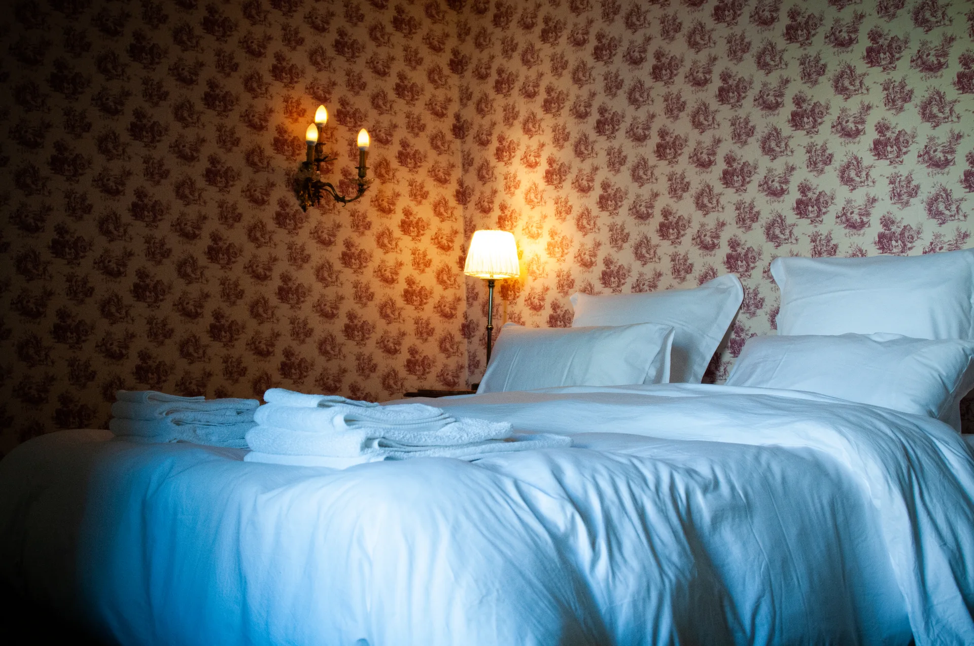 Chambre Souvenir d'Antan au Manoir du Domaine de la Briouse à Sanxay