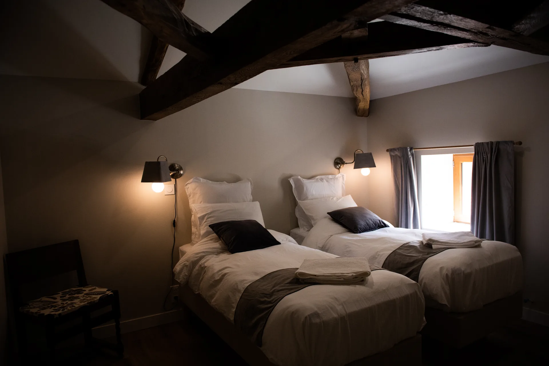 Chambre Norma à la Maison du Lac du Domaine de la Briouse